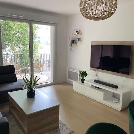 Superbe Appartement En Residence Avec Parking Le Mans Esterno foto